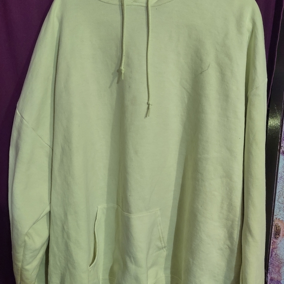Nwot dlouesvwnt yellow hoodie - Picture 2 of 6